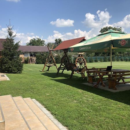Gyongyvirag Panzio Bed & Breakfast Turia Luaran gambar