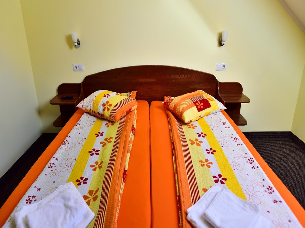 Gyongyvirag Panzio Bed & Breakfast Turia Luaran gambar